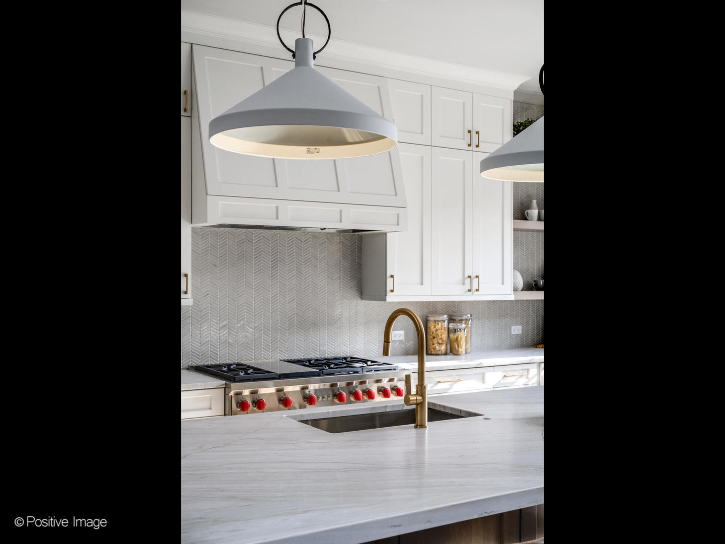 1143 W MONTANA Street