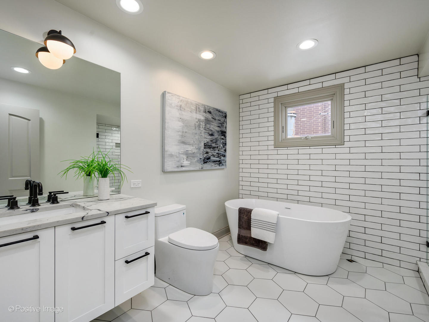 1143 W MONTANA Street