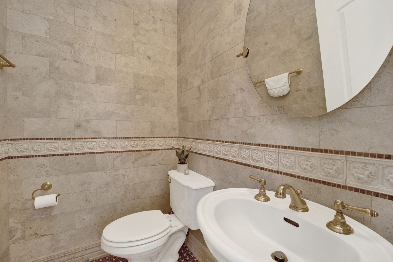 1873 N BISSELL Street