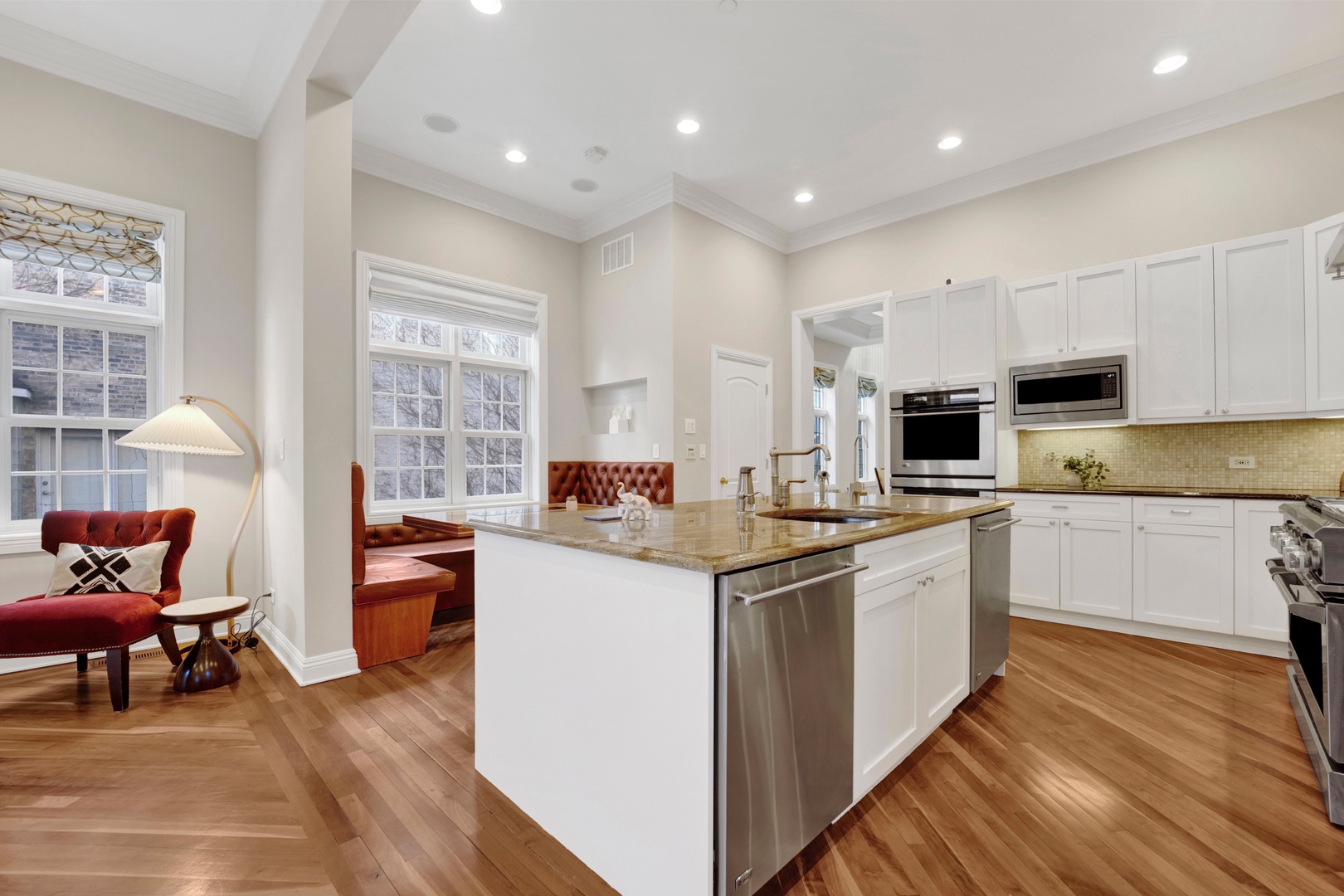 1873 N BISSELL Street