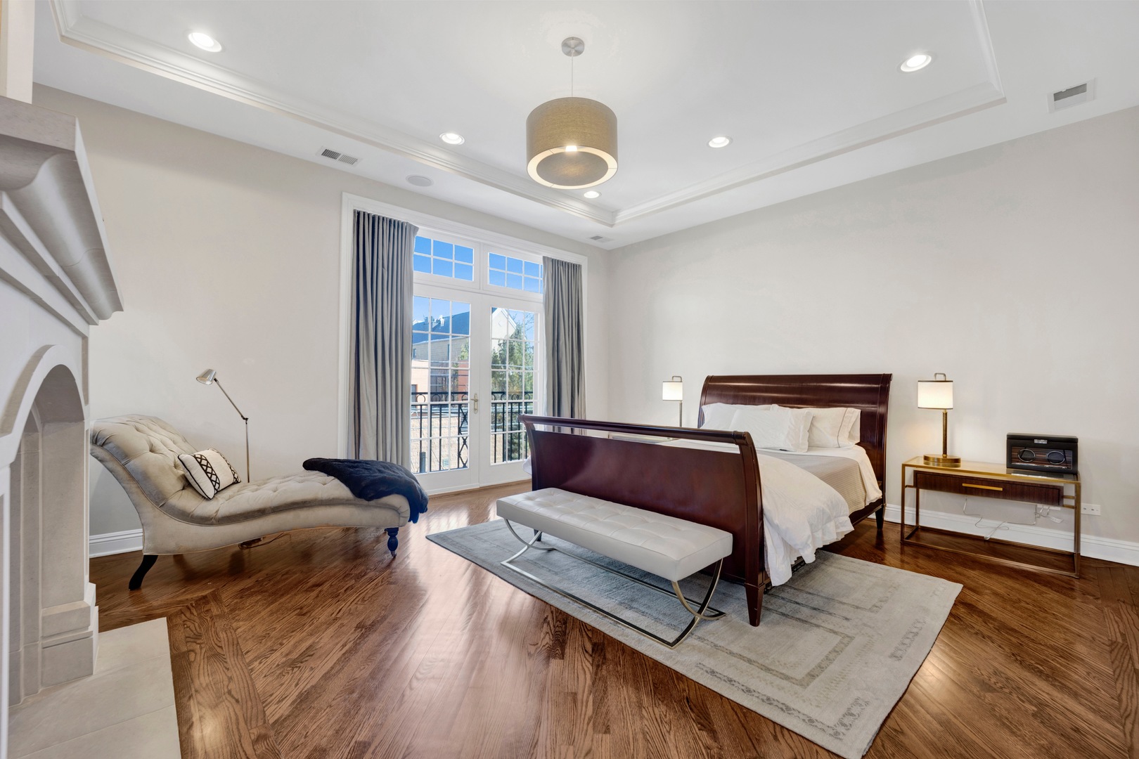 1873 N BISSELL Street