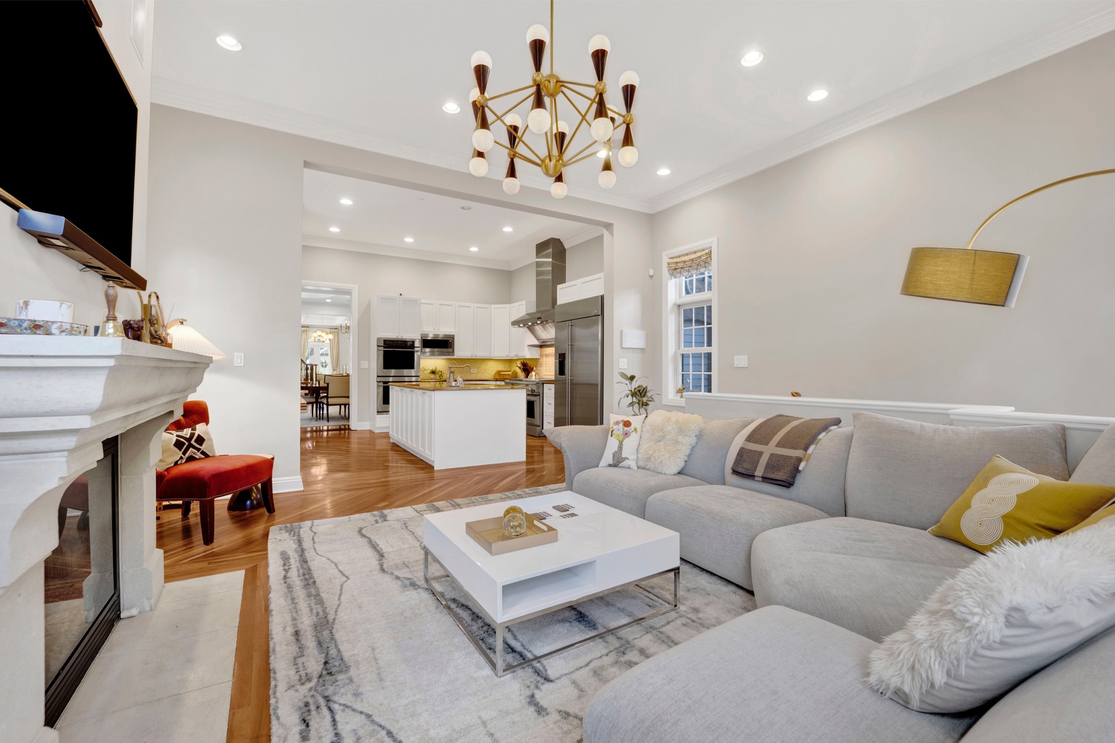 1873 N BISSELL Street