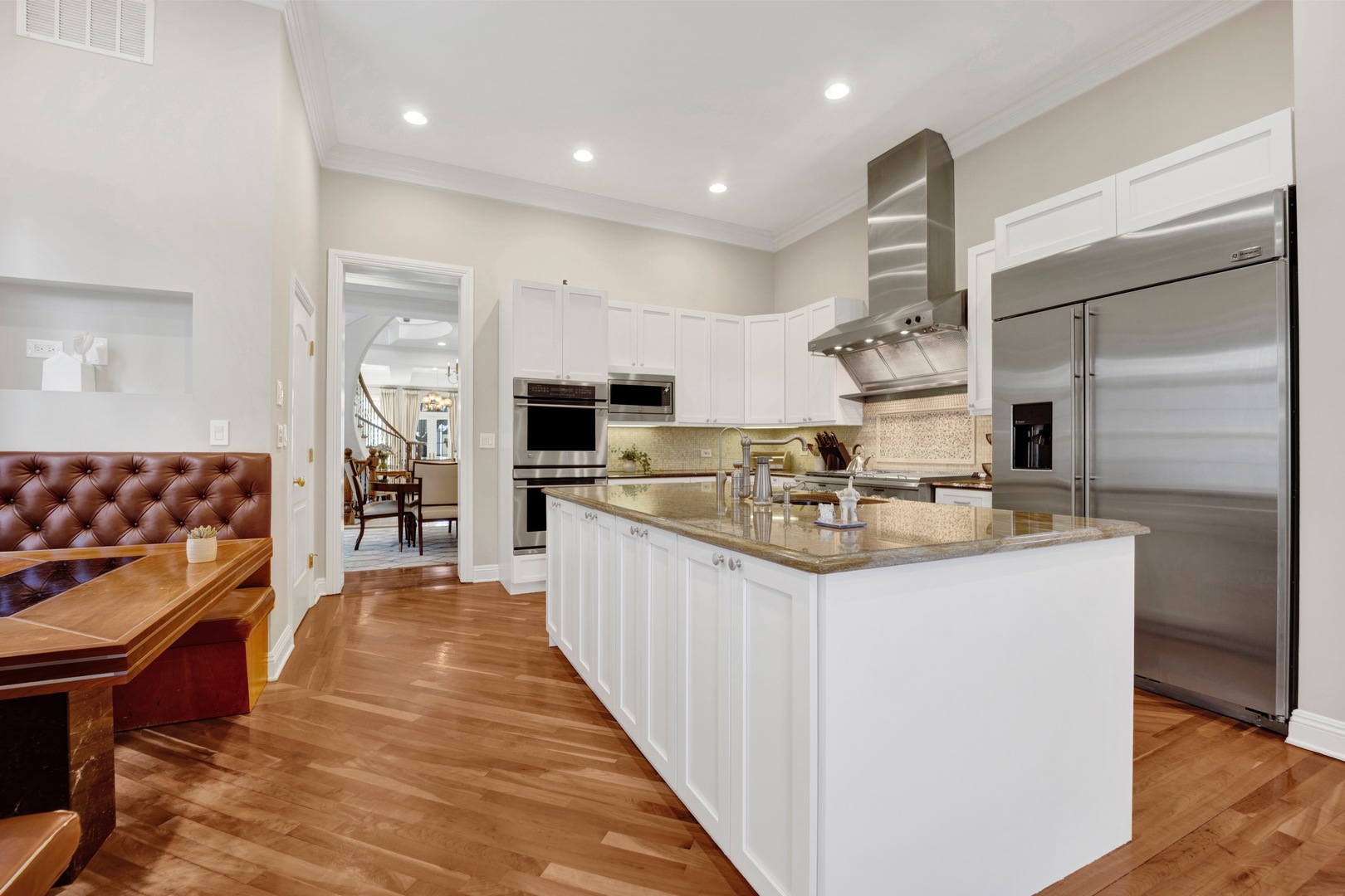 1873 N BISSELL Street