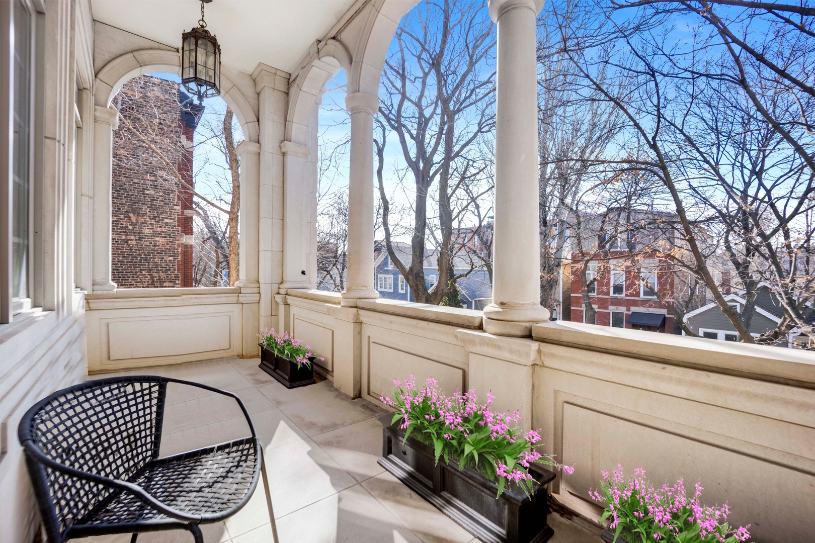 1873 N BISSELL Street