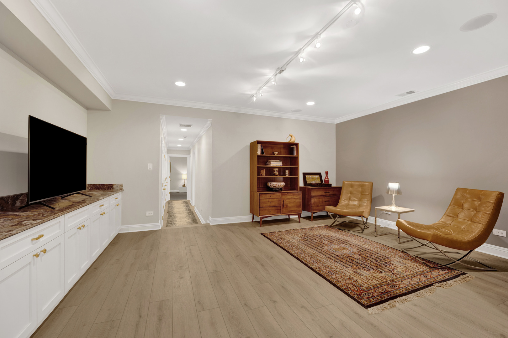 1873 N BISSELL Street