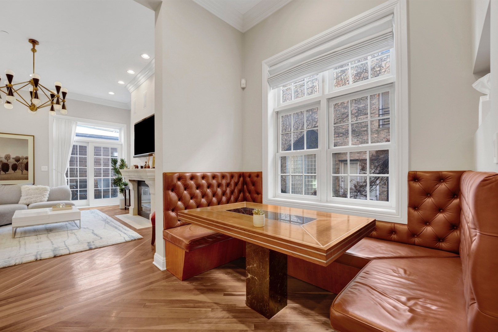 1873 N BISSELL Street