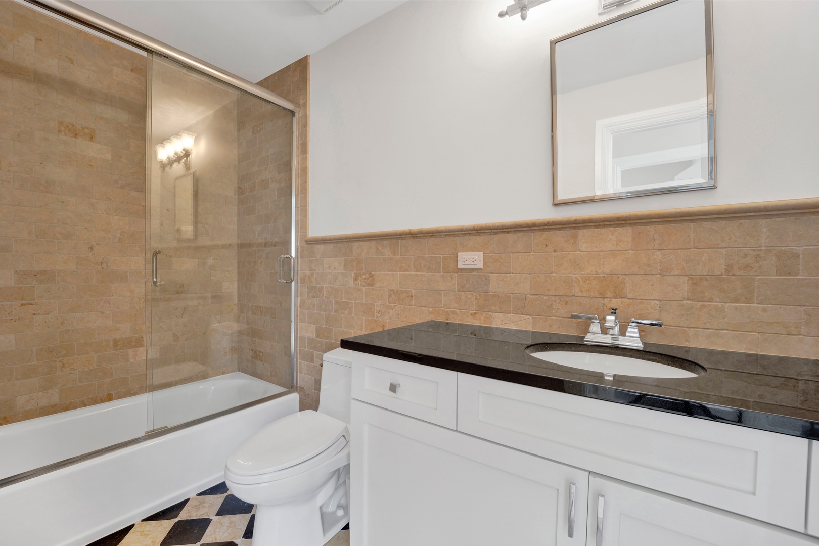 1873 N BISSELL Street