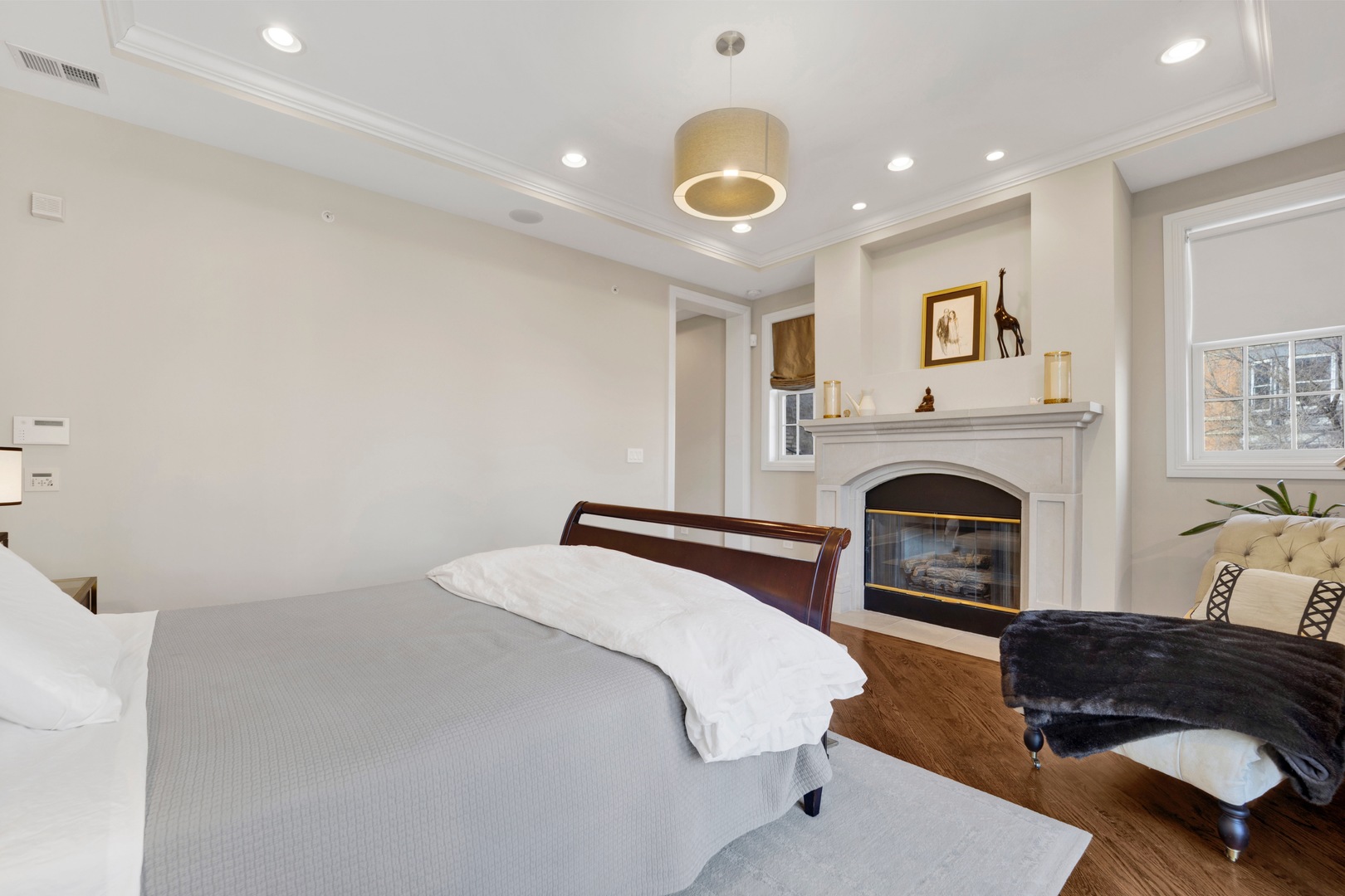 1873 N BISSELL Street