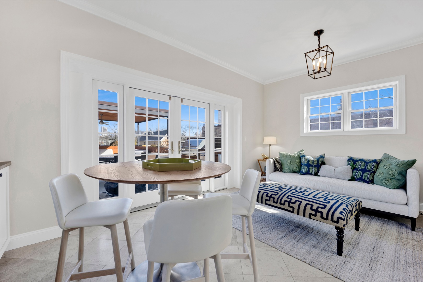 1873 N BISSELL Street