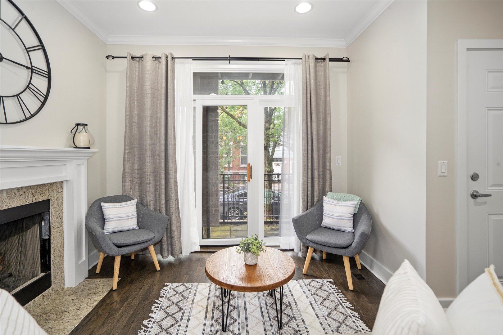 1511 W Walton Street Unit: 1