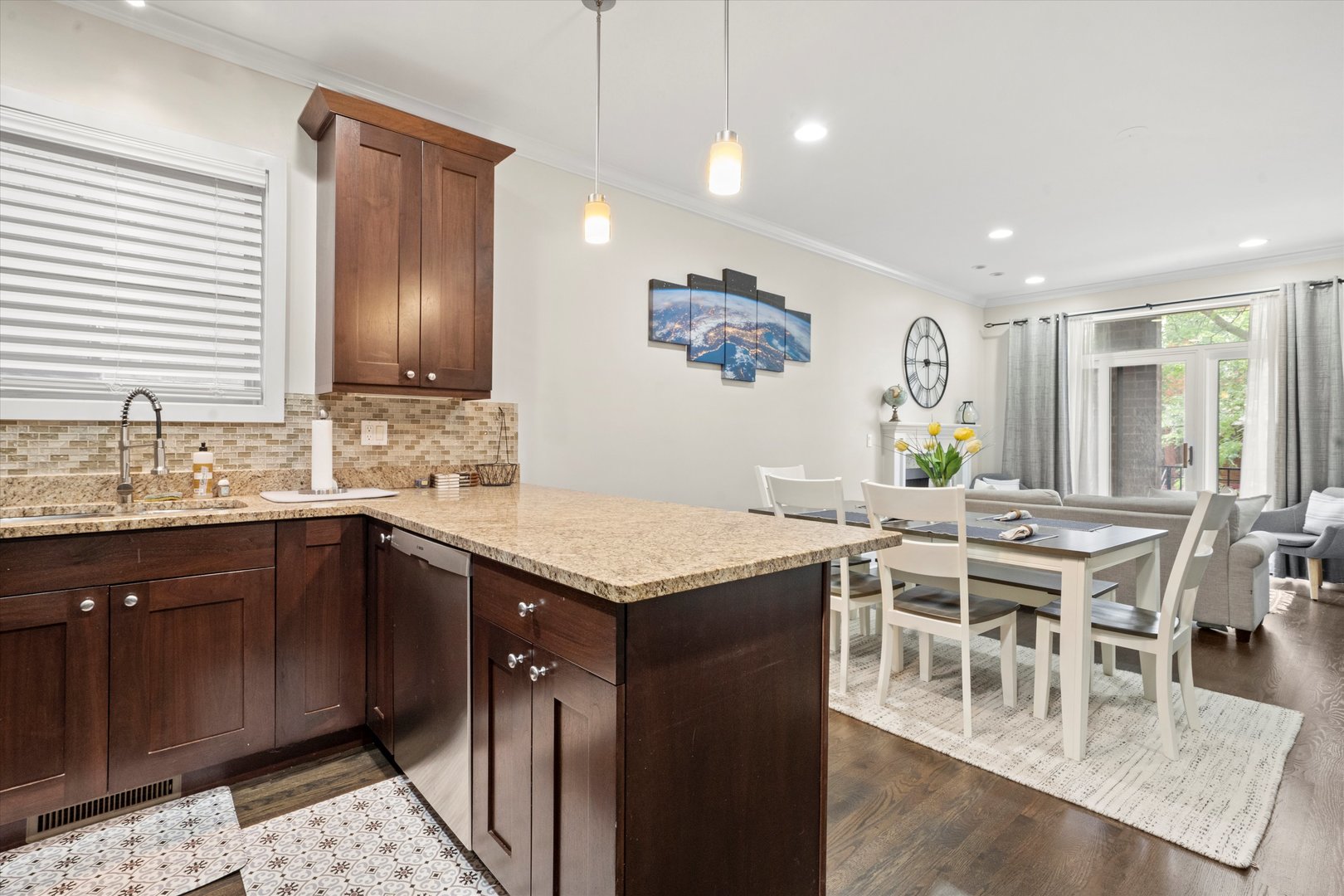 1511 W Walton Street Unit: 1