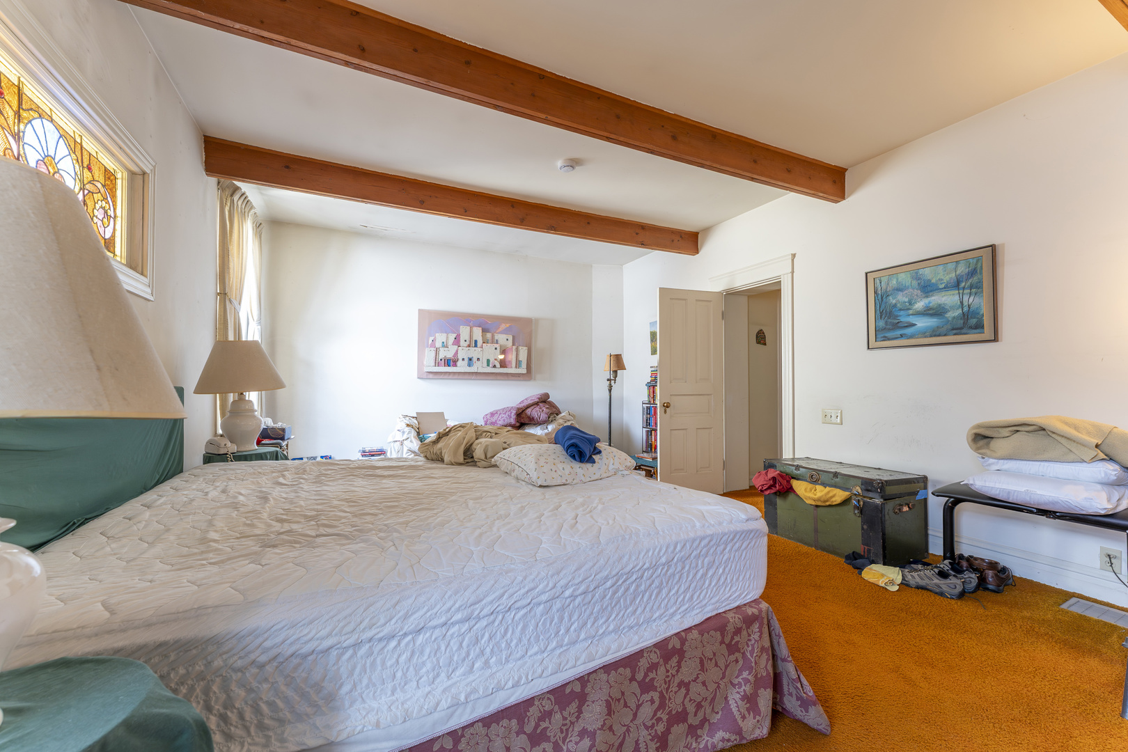 2438 N Burling Street