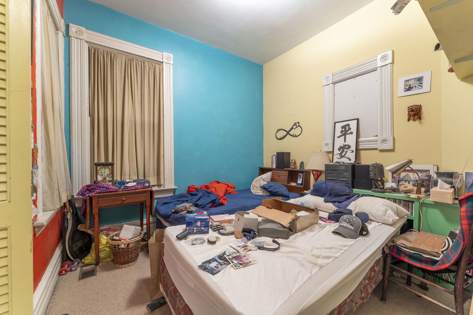 2438 N Burling Street