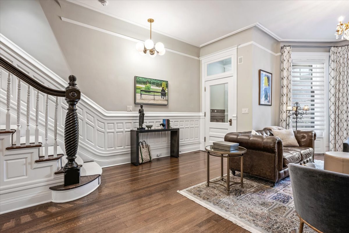 1304 N Ritchie Court