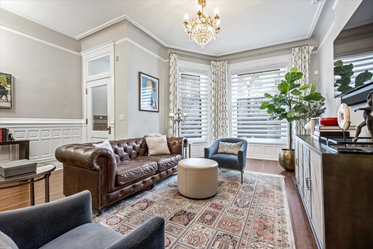 1304 N Ritchie Court