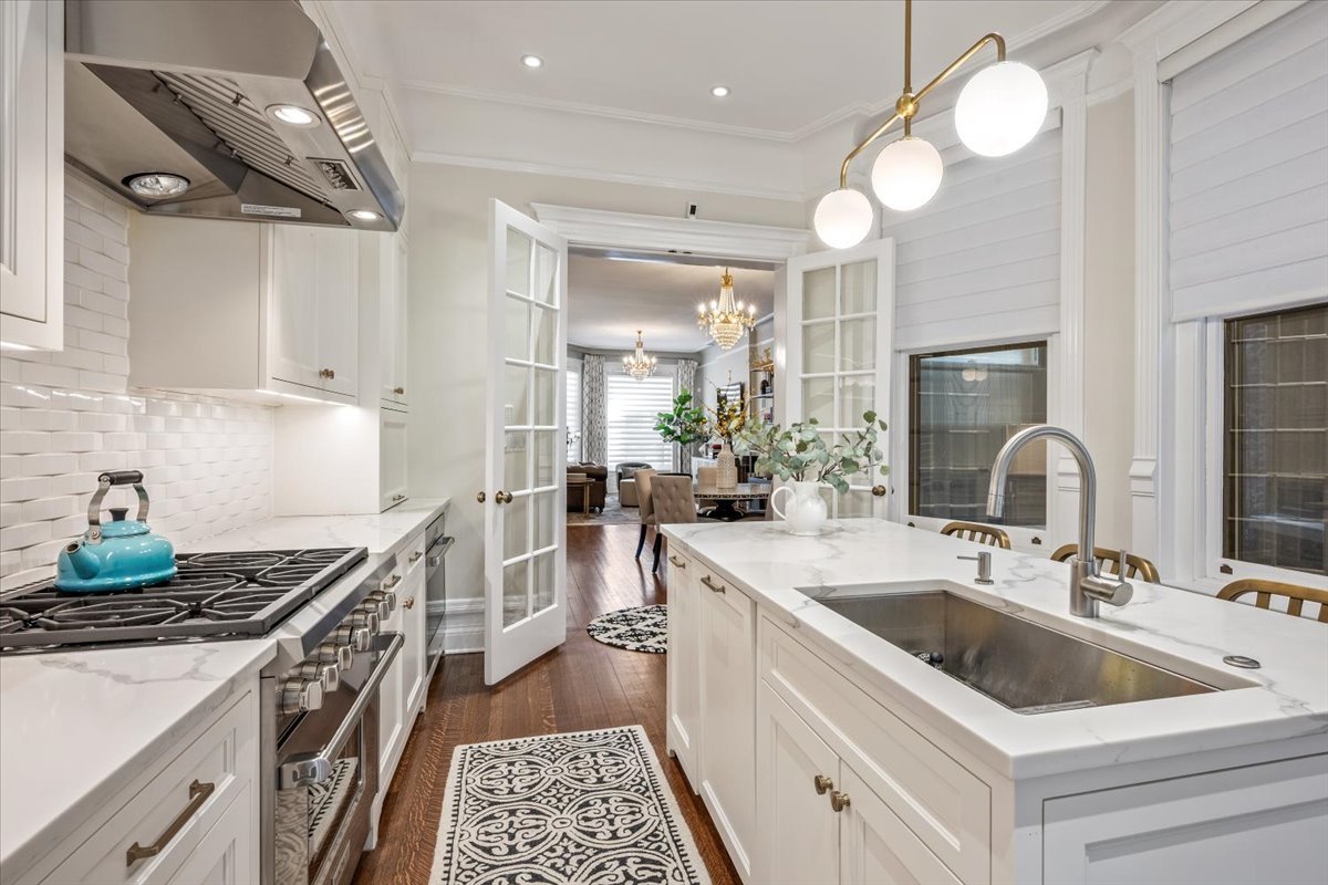 1304 N Ritchie Court