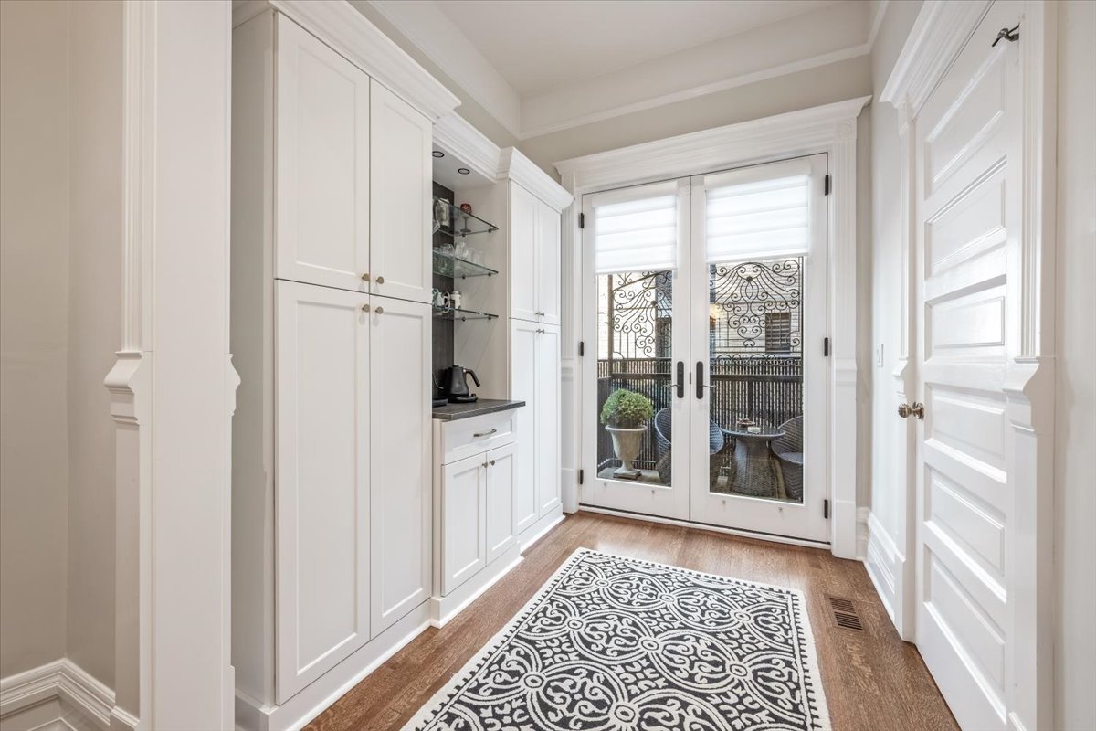 1304 N Ritchie Court