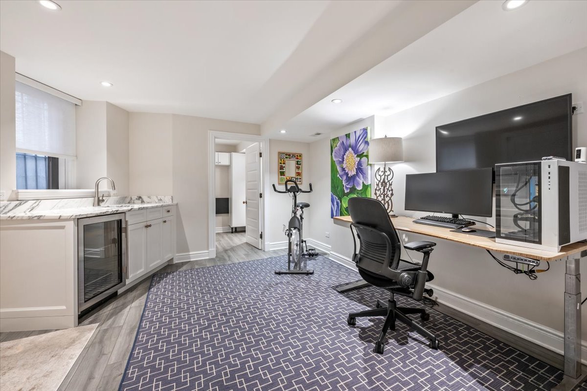 1304 N Ritchie Court