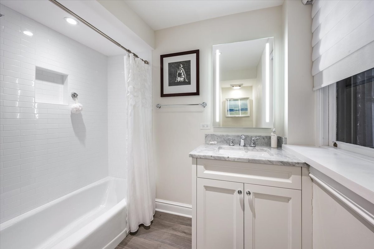 1304 N Ritchie Court