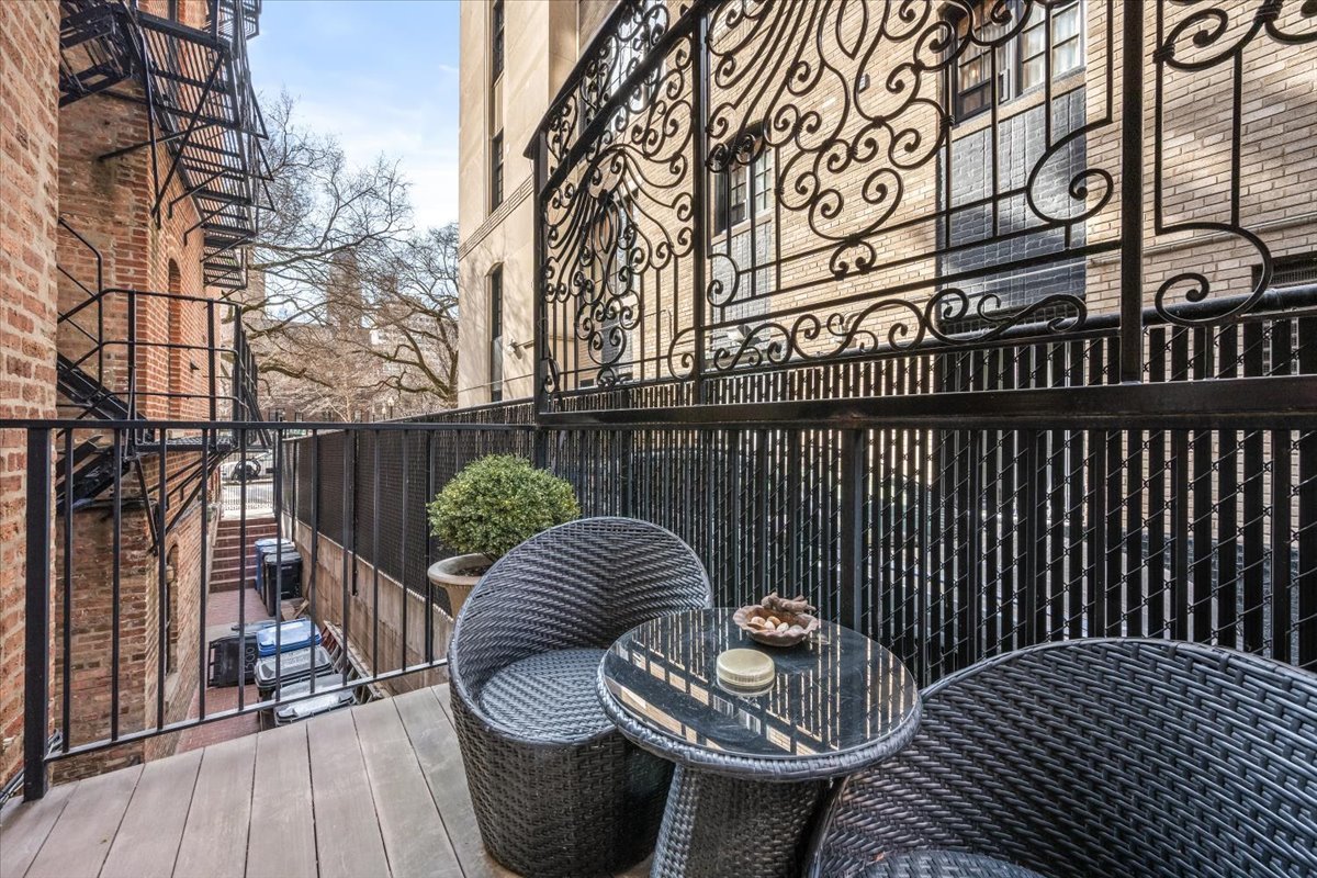 1304 N Ritchie Court