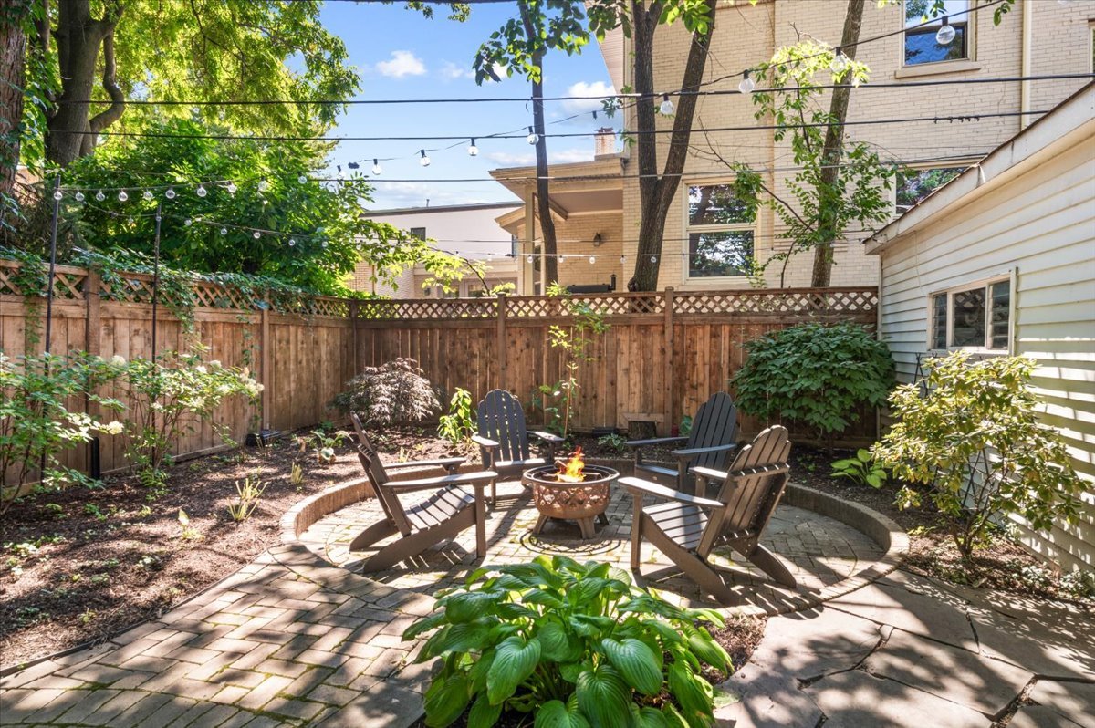 837 W Junior Terrace