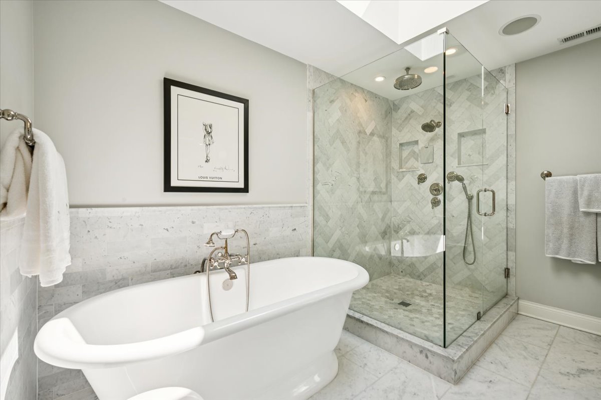 837 W Junior Terrace