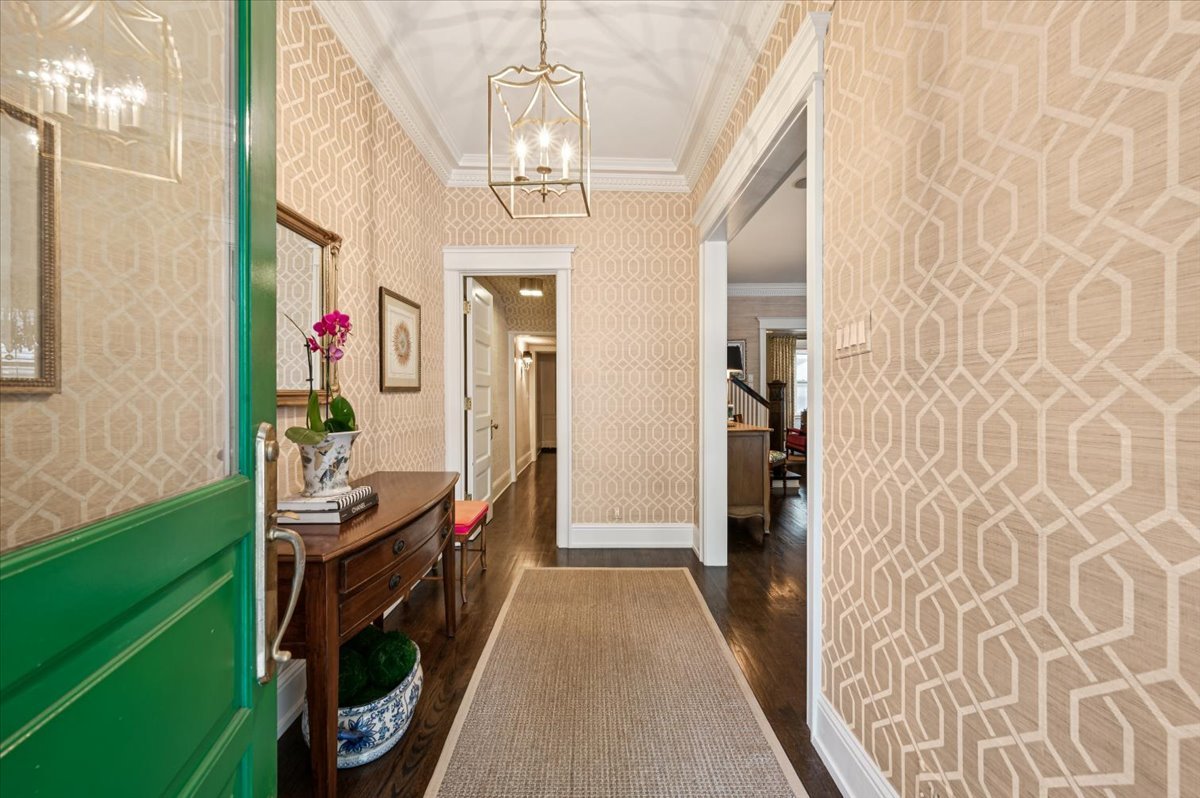 837 W Junior Terrace