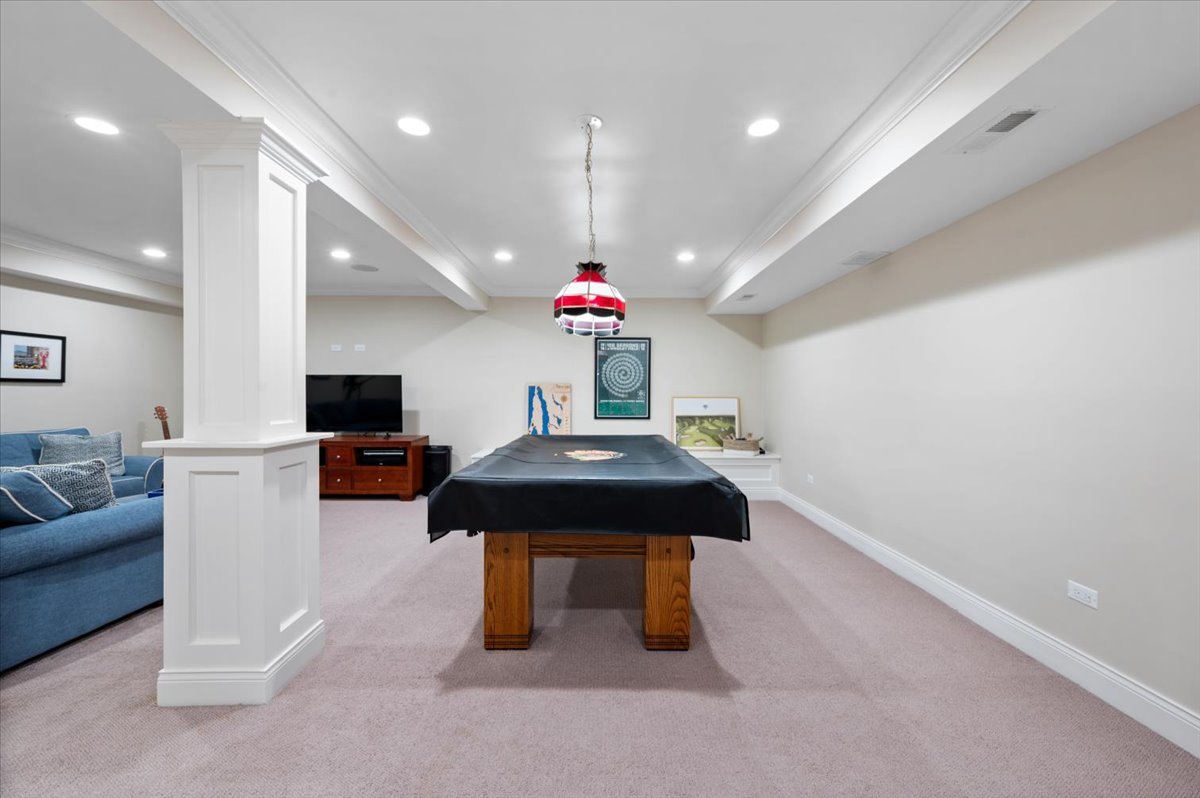 837 W Junior Terrace