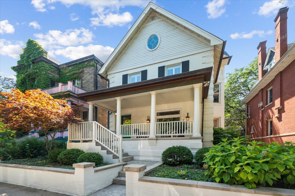 837 W Junior Terrace