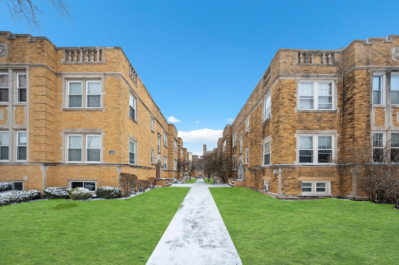 4209 N Keystone Avenue Unit: 2W