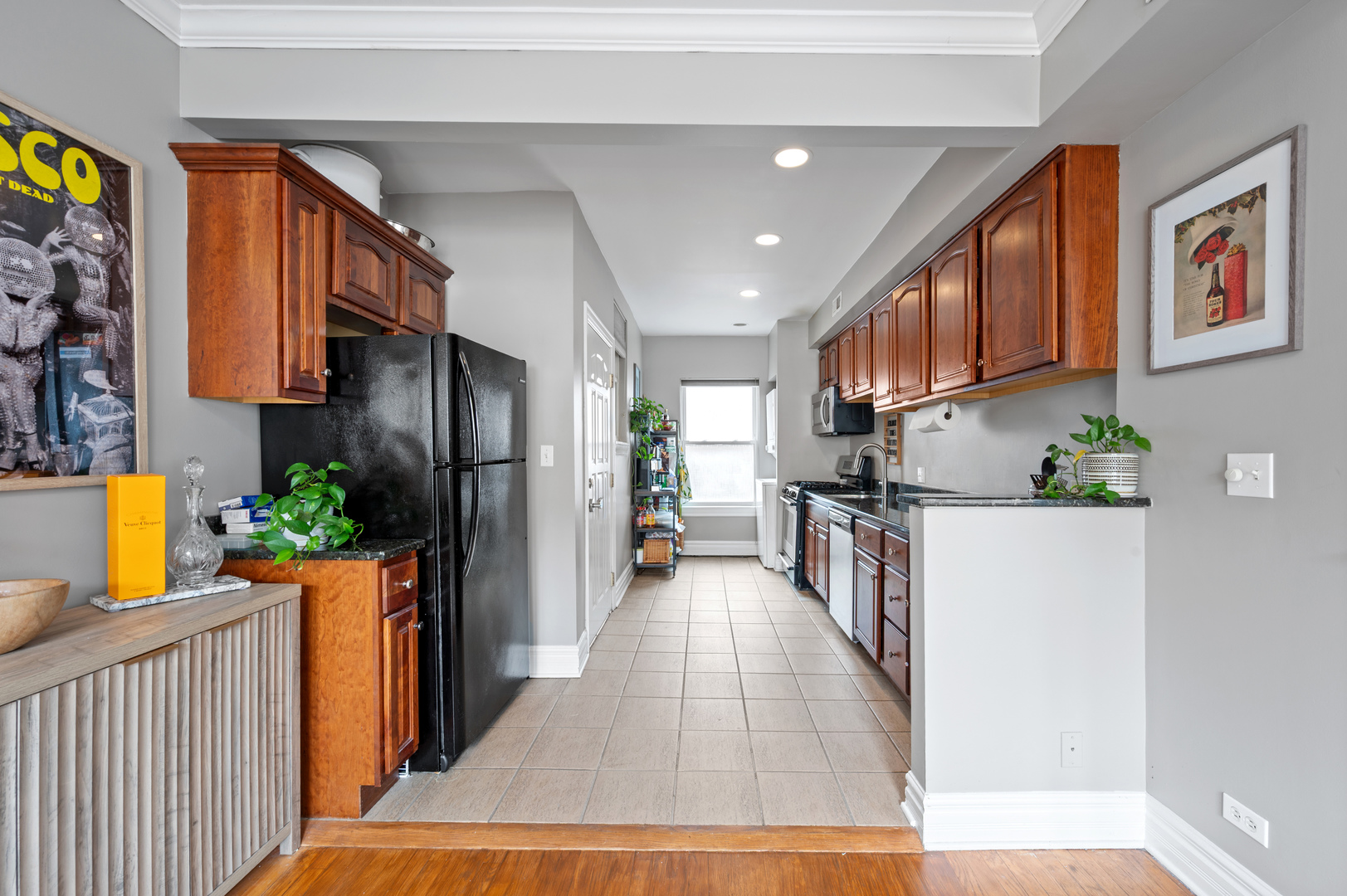 4209 N Keystone Avenue Unit: 2W