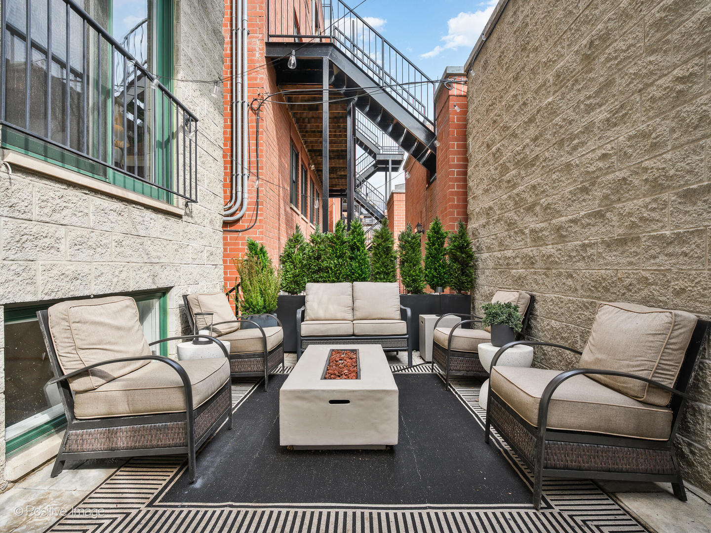 1711 N Sheffield Avenue Unit: 1