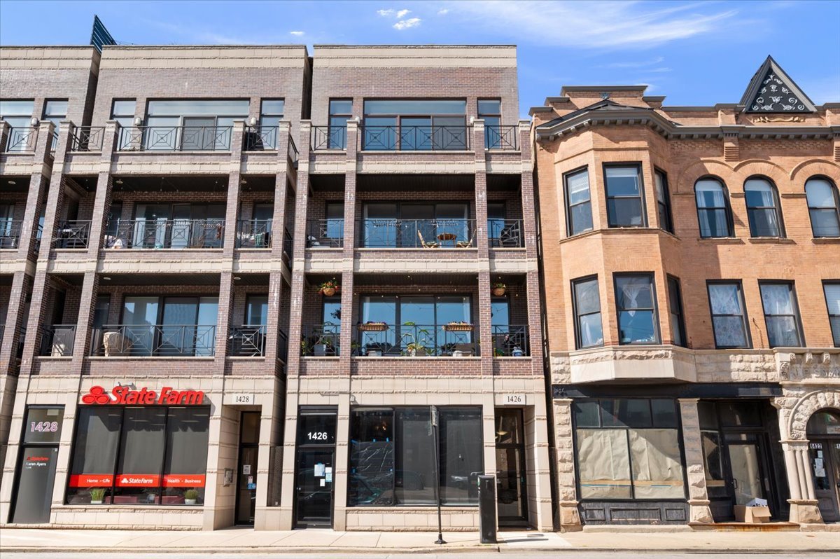 1426 W Irving Park Road Unit: 3