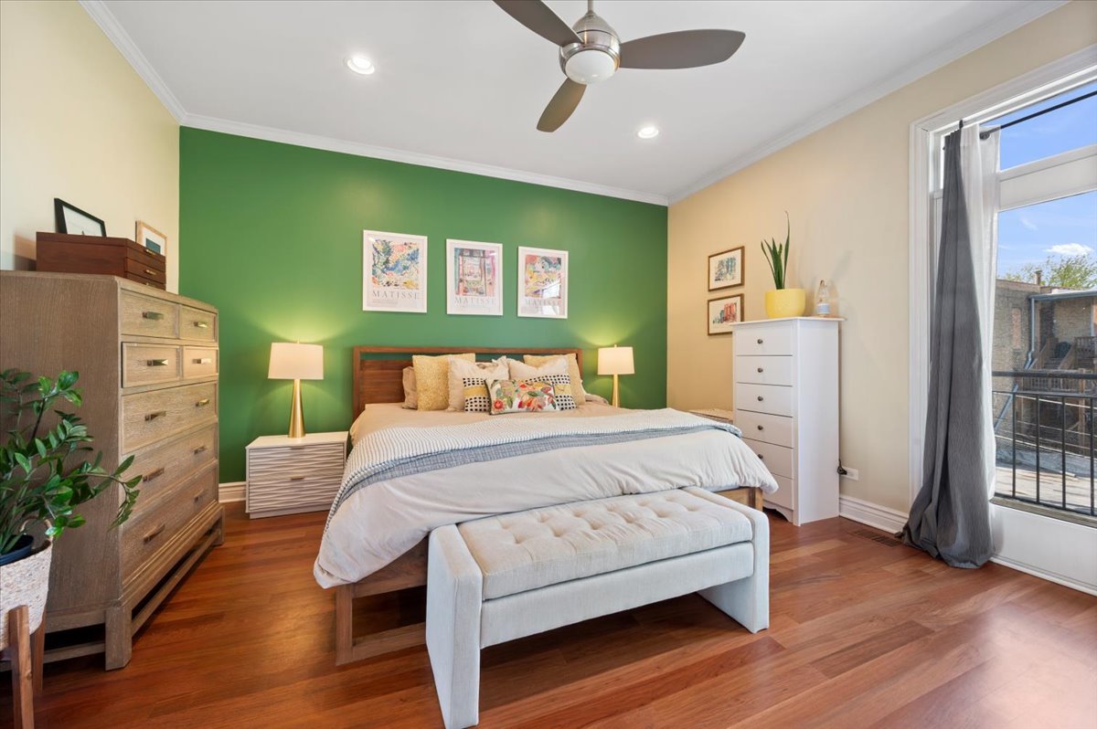1426 W Irving Park Road Unit: 3