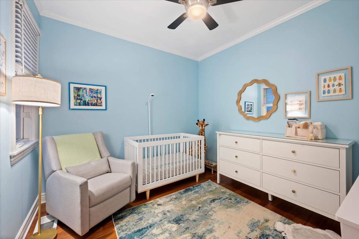 1426 W Irving Park Road Unit: 3