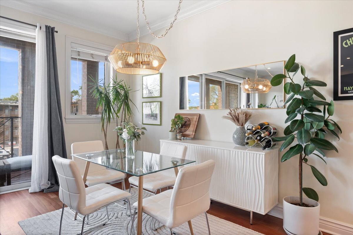 1426 W Irving Park Road Unit: 3