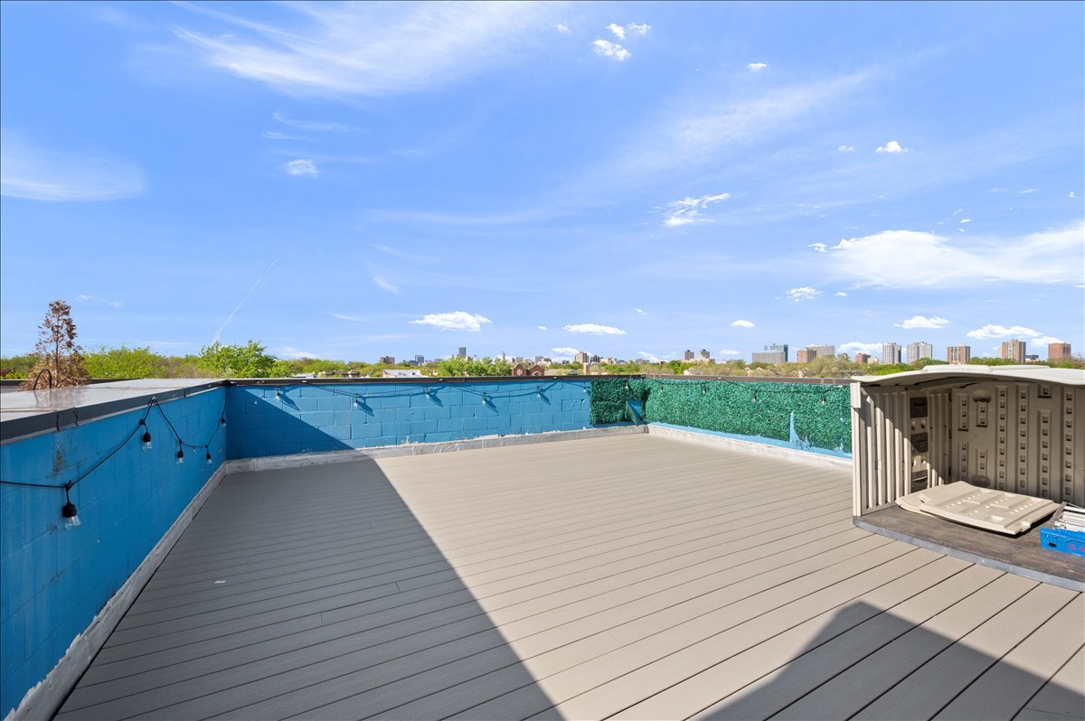 1426 W Irving Park Road Unit: 3