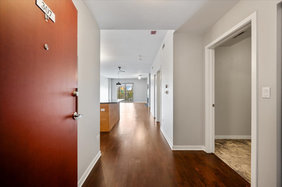 4350 N Broadway Street Unit: 307