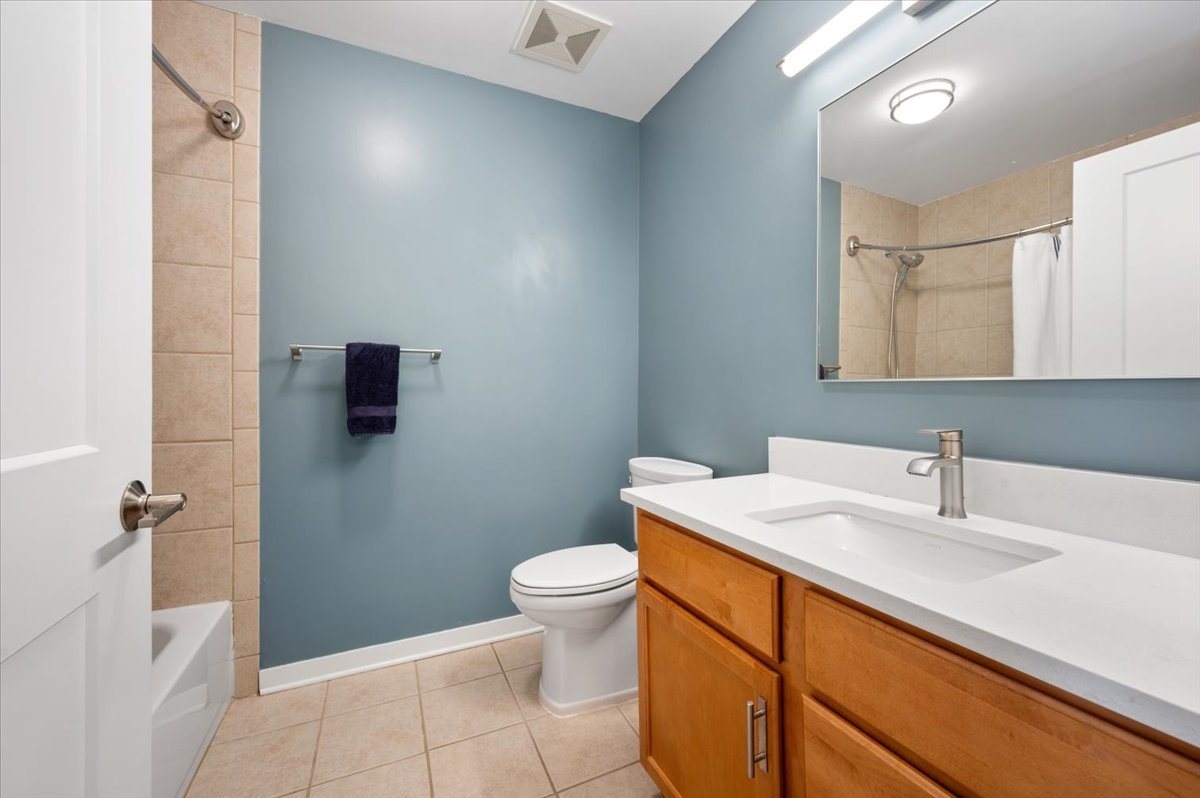 4350 N Broadway Street Unit: 307