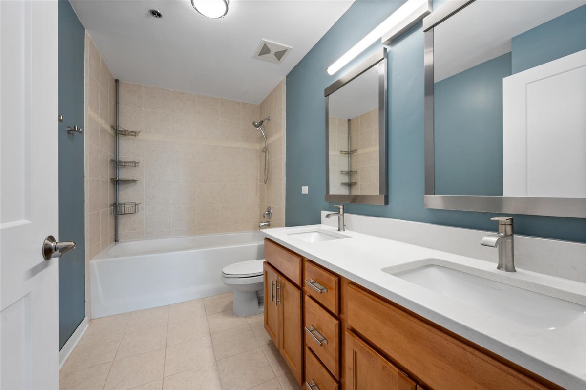 4350 N Broadway Street Unit: 307