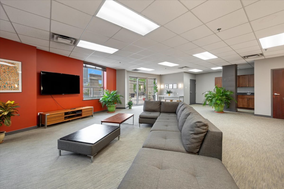 4350 N Broadway Street Unit: 307