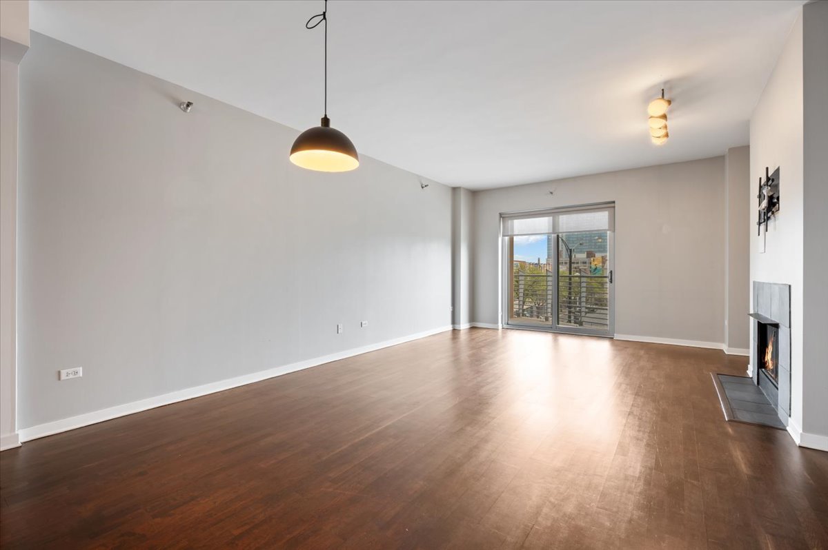 4350 N Broadway Street Unit: 307