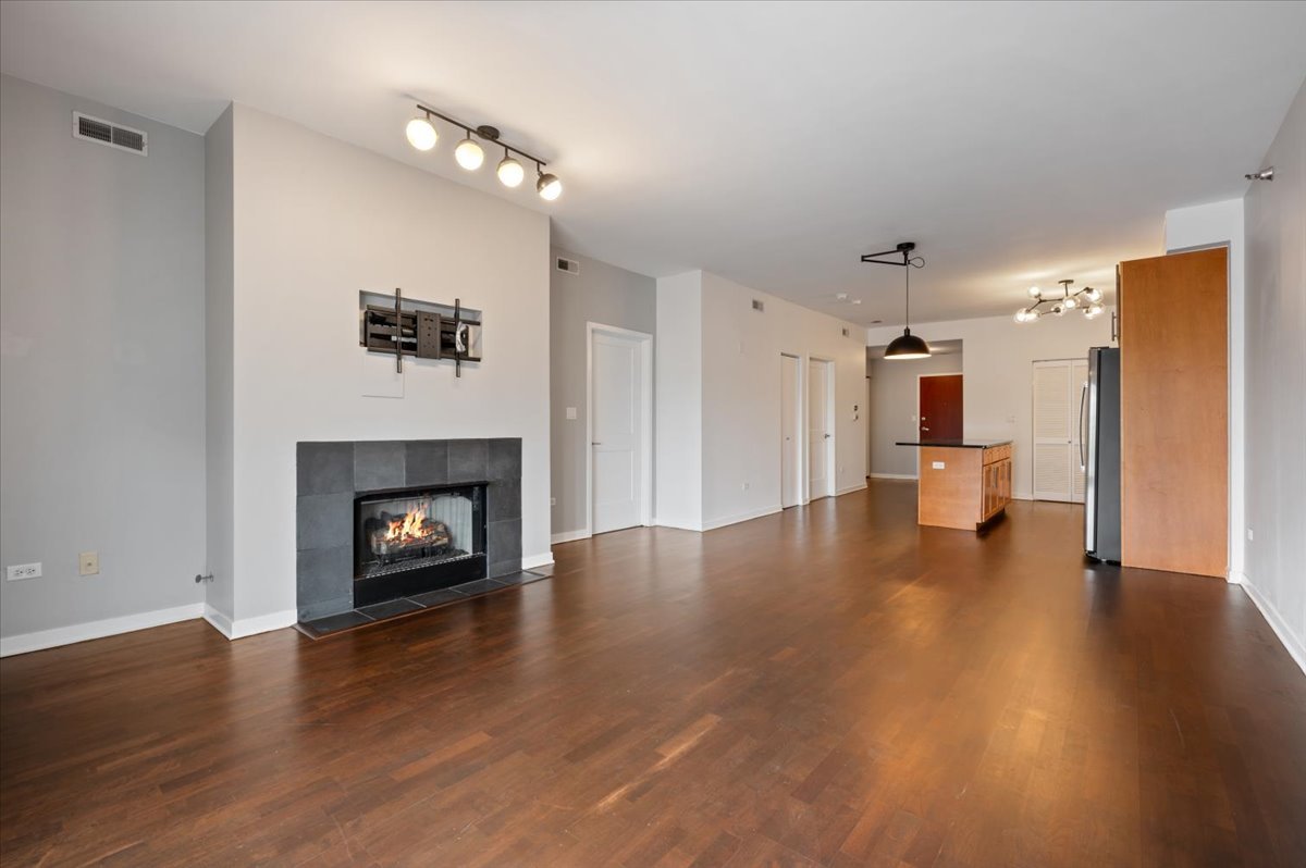4350 N Broadway Street Unit: 307