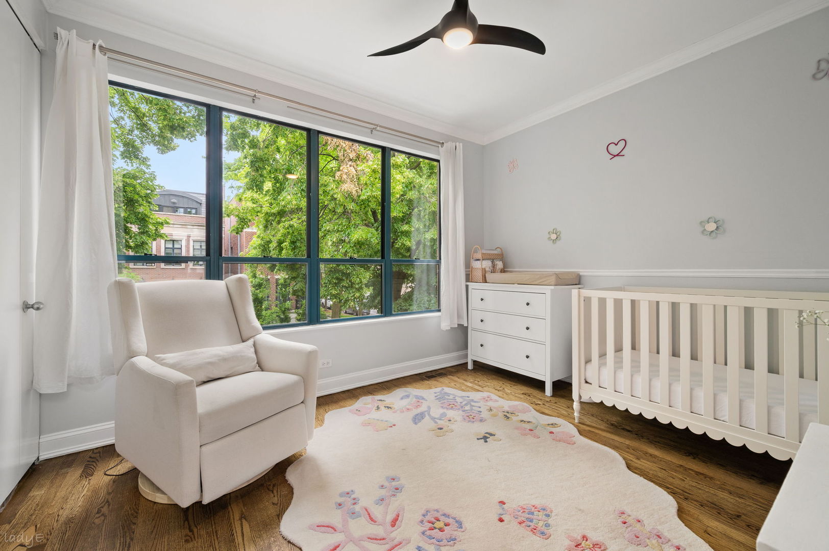 2820 N GREENVIEW Street Unit: G