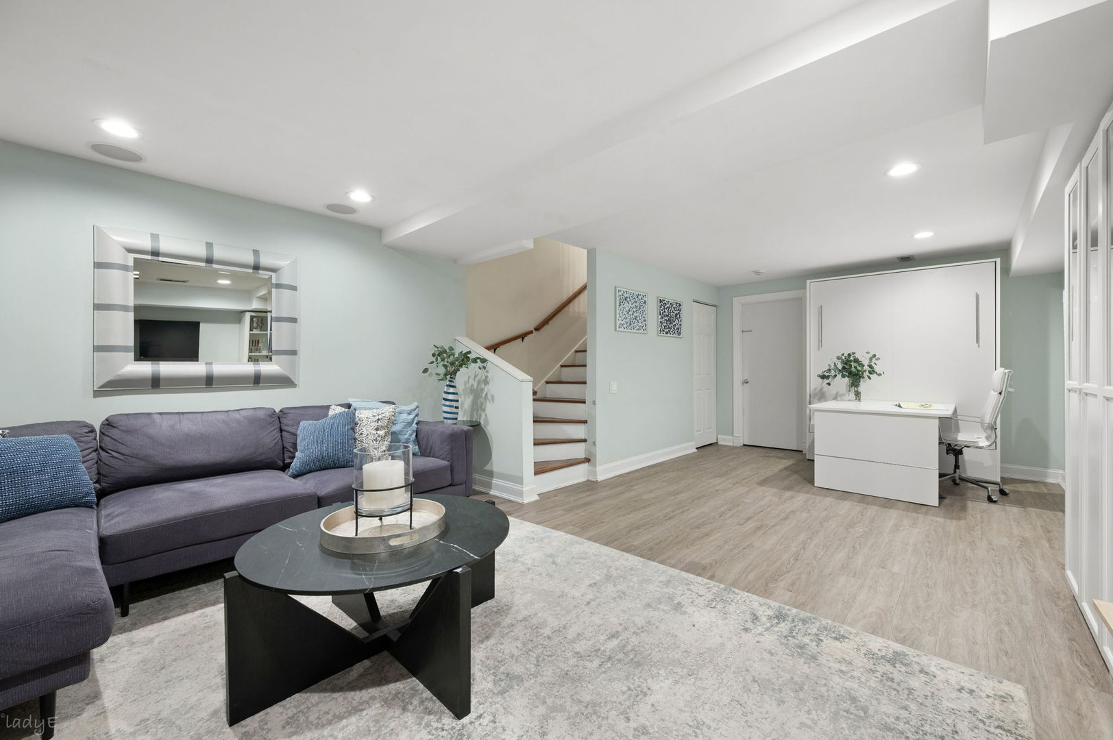 2820 N GREENVIEW Street Unit: G