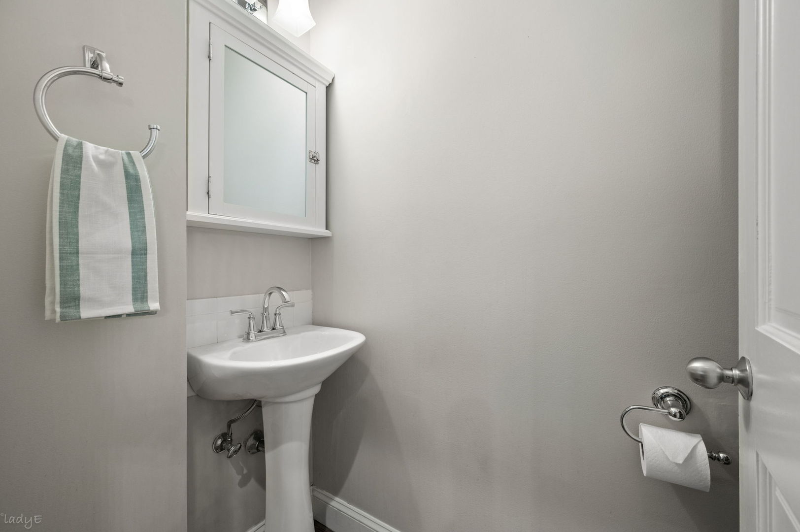 2820 N GREENVIEW Street Unit: G