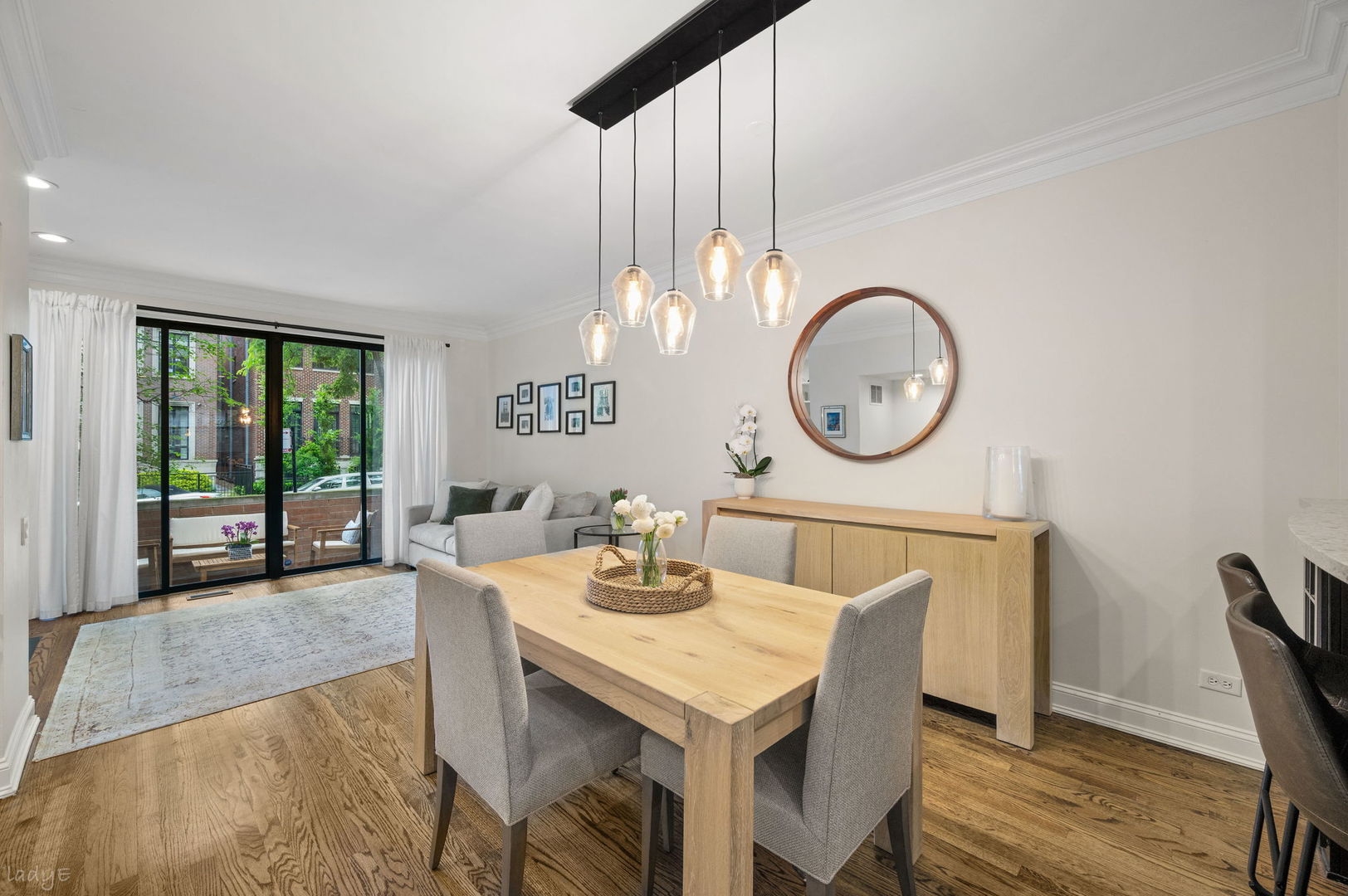 2820 N GREENVIEW Street Unit: G
