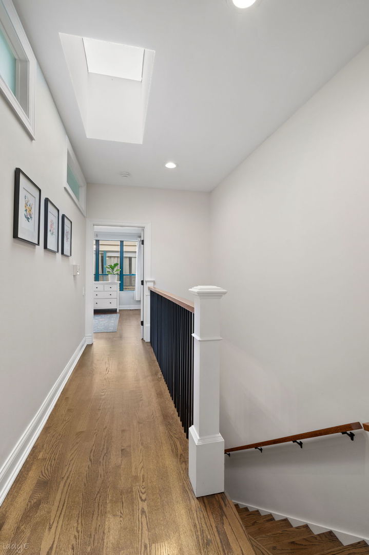 2820 N GREENVIEW Street Unit: G