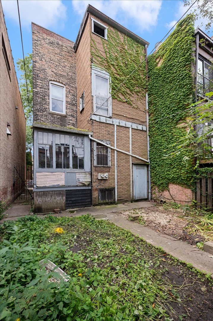 326 W Concord Place