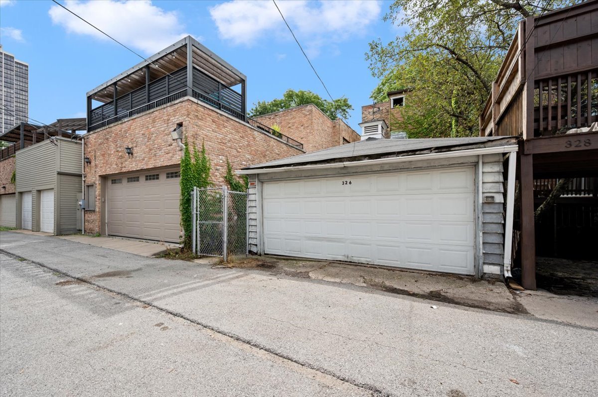 326 W Concord Place